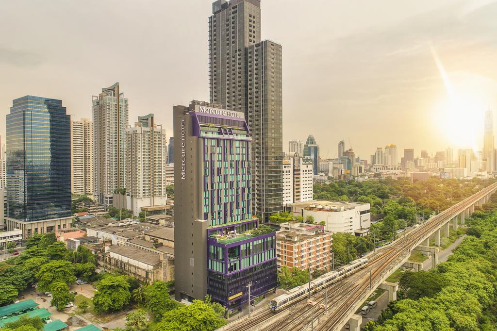 Mercure Bangkok Makkasan Exterior photo